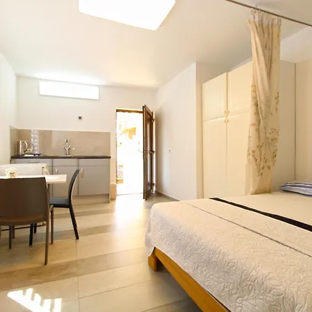 Апартаменти Antica